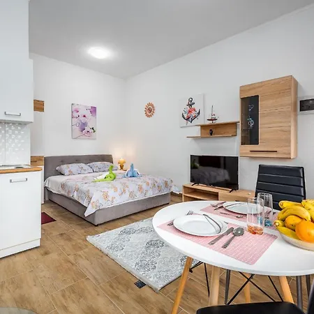 Heidi Apartment *